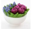 12 cm ručně malovaná dekorativní svíčka, tulipány a modřenec v misce