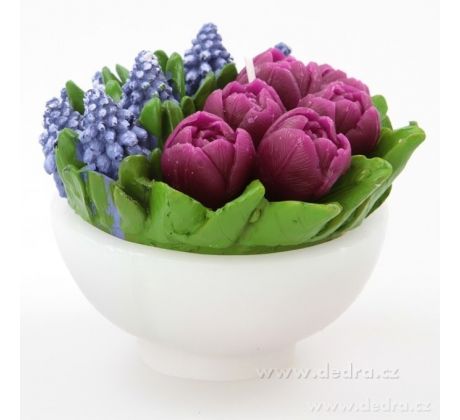 12 cm ručně malovaná dekorativní svíčka, tulipány a modřenec v misce
