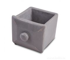 šedý