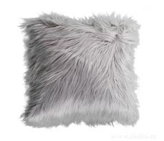 z česané umělé kožešiny