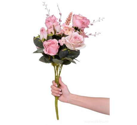 ateliérová květina