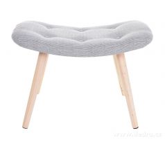 s dřevěnými nožičkami