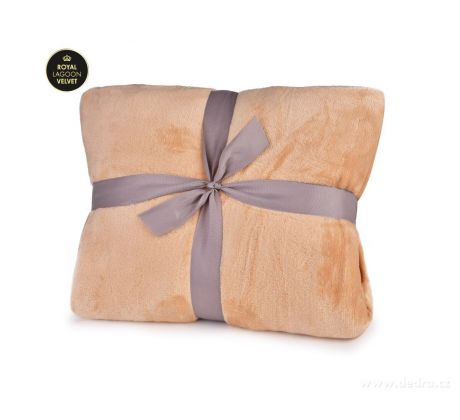 LAGOON VELVET | přikrývka 150 × 200 cm | lesklý sametový efekt & měkké mikrovlákno | cappuccino